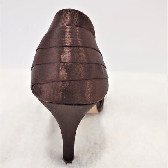 Maripe "Jezebel" Brown Pleated Fabric Heels w/ Bow-Bridal / Formal - Size 6.5 - Picture 11 of 14